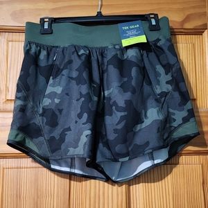 Tek Gear Shorts Women's Size Small Camouflage